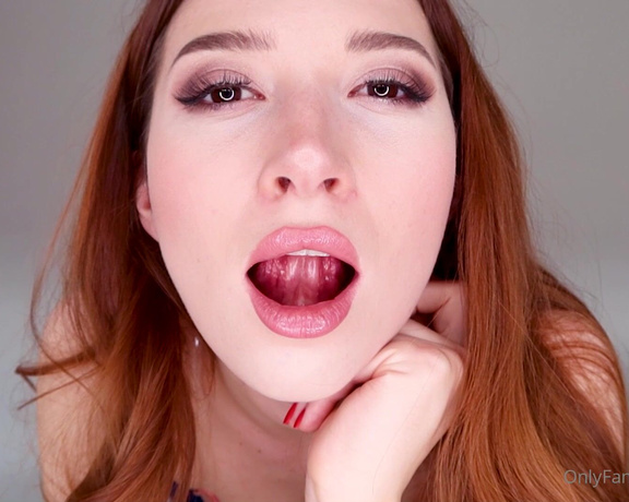 Eva de Vil aka Evadevil OnlyFans - (Video) Tongue fun! Lick lick lick #May2020 #face #tongue #lips #closeup