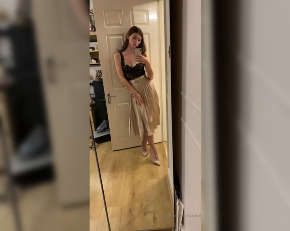 Eva de Vil aka Evadevil OnlyFans - (Video) testing outfits for my photoshoot #october2019 #outfit #highheels