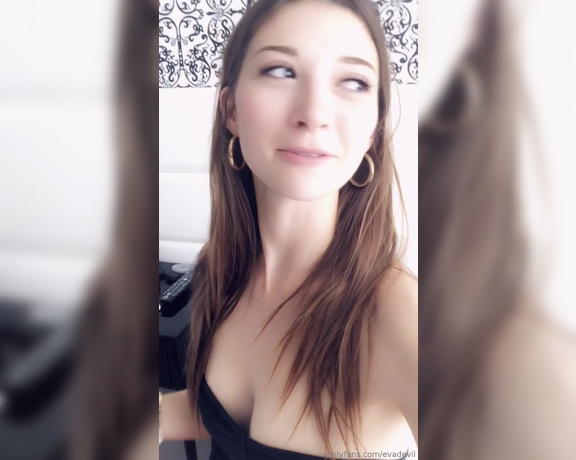 Eva de Vil aka Evadevil OnlyFans - (3 min video) Xbiz goodies