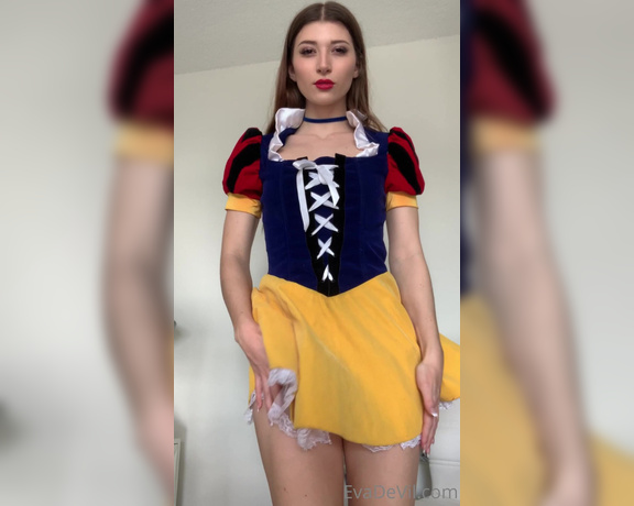 Eva de Vil aka Evadevil OnlyFans - (Video) More of the Snow White costume #November2020