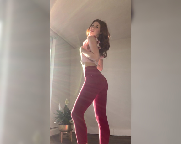 Eva de Vil aka Evadevil OnlyFans - (Video) These yoga pants are a little floofy! Definitely in need of a slave to lovingly remove all t