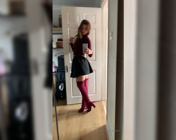 Eva de Vil aka Evadevil OnlyFans - (Video) Admire me I got so much attention in this outfit and my Chlo bag #October2019 #boots