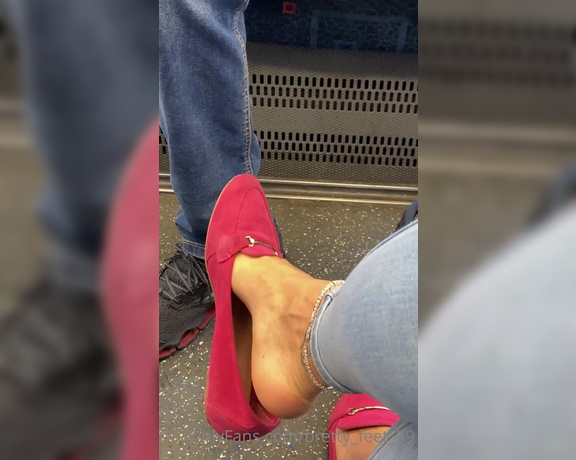 Goddess Vanessa aka Pretty_feet_39 OnlyFans - Good morning my flats lovers! A little tease dangle on my way to work I bet you would love 7