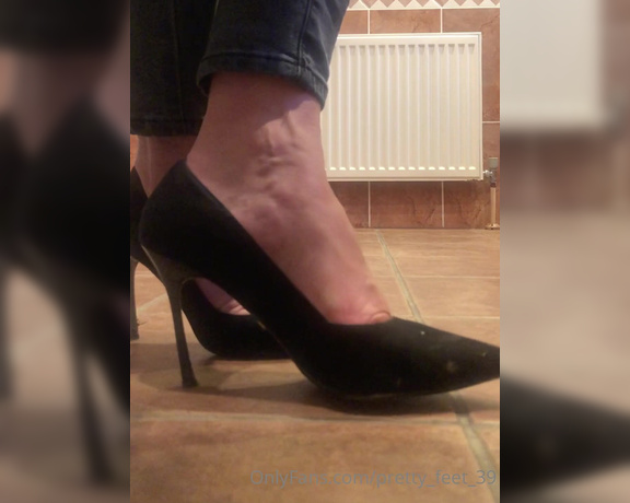 Goddess Vanessa aka Pretty_feet_39 OnlyFans - Walking