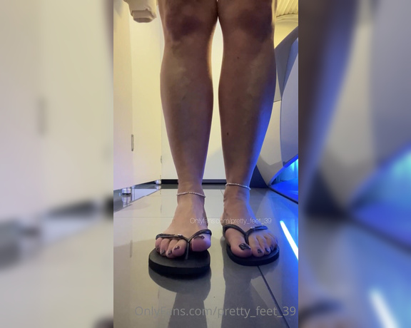 Goddess Vanessa aka Pretty_feet_39 OnlyFans - Can you handle this hot and sexy video of me stripping before my tanning session