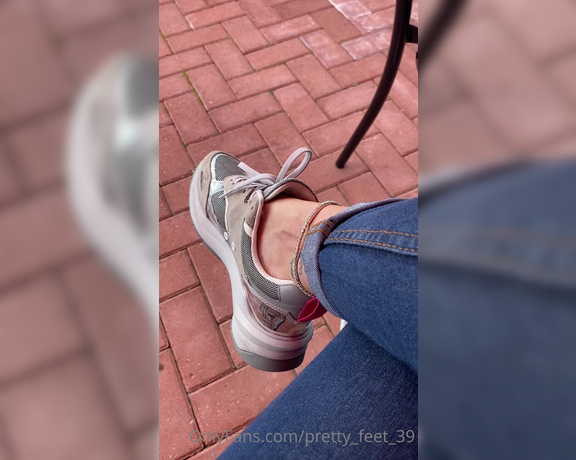 Goddess Vanessa aka Pretty_feet_39 OnlyFans - Been wearing this sneakers only 4 hours… look how juicy my feet are