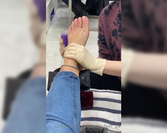 Goddess Vanessa aka Pretty_feet_39 OnlyFans - Pedi time…