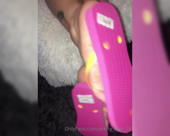 Goddess Vanessa aka Pretty_feet_39 OnlyFans - Flip flops