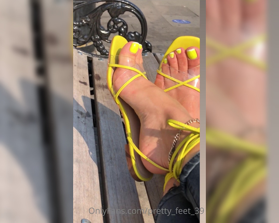 Goddess Vanessa aka Pretty_feet_39 OnlyFans - , n It’s been a very hot day in London today 34 degrees! Let me tease you