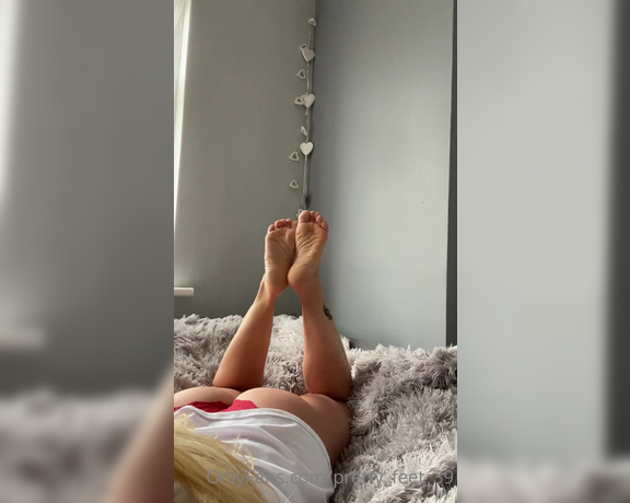 Goddess Vanessa aka Pretty_feet_39 OnlyFans - Sunday & The pose X You like the view