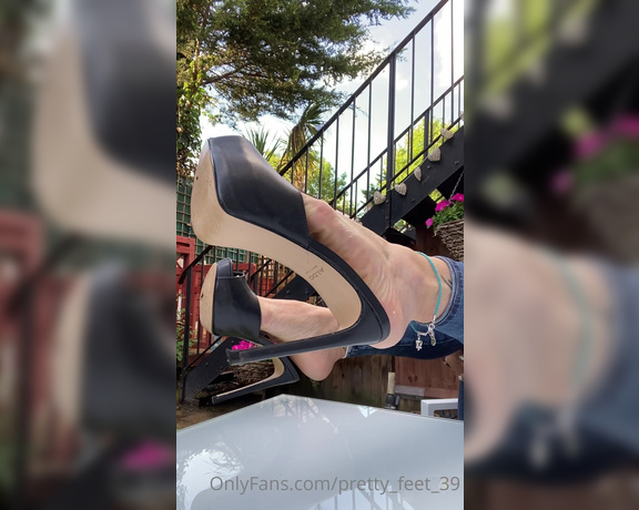 Goddess Vanessa aka Pretty_feet_39 OnlyFans - A little dangle for you in the garden