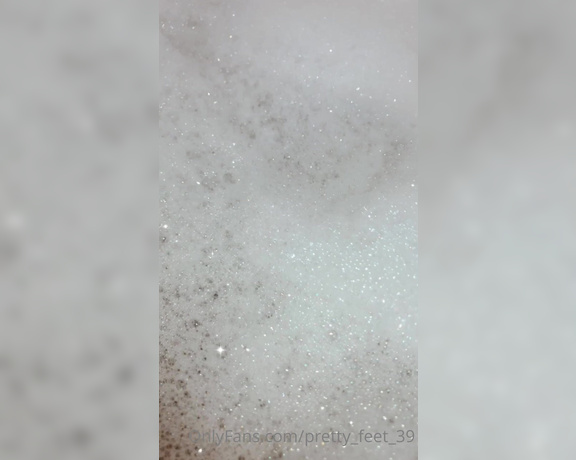 Goddess Vanessa aka Pretty_feet_39 OnlyFans - Bubble bath to end the day hope everyone had a great weekend!