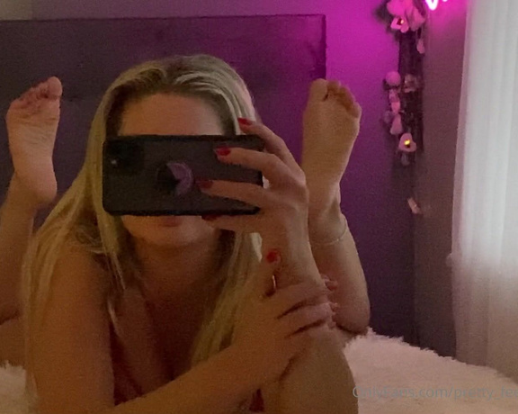Goddess Vanessa aka Pretty_feet_39 OnlyFans - There is room for two…who’s joining