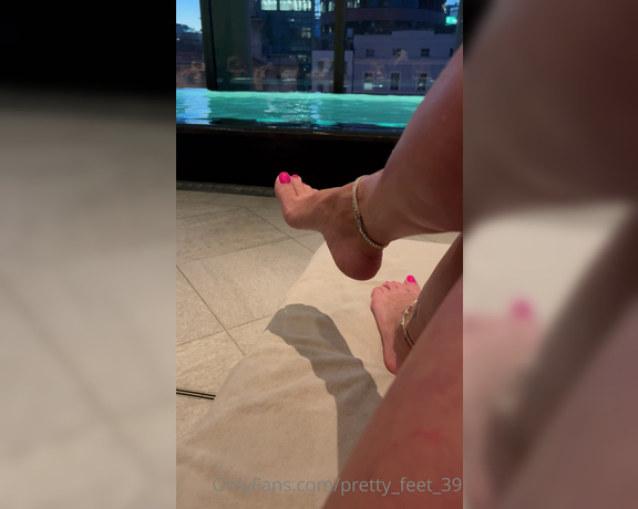 Goddess Vanessa aka Pretty_feet_39 OnlyFans - Chilling by the pool