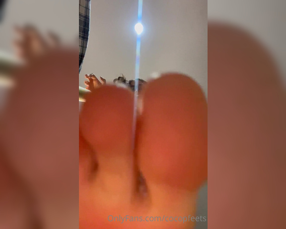 Maggiesita aka Cocopafeet OnlyFans - Ustedes son miniaturas, yo una gigante