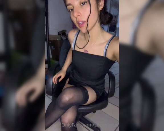 Maggiesita aka Cocopafeet OnlyFans - Medias traslcidas, vestido negro