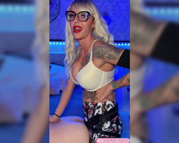 Hot Mom Domme aka Hotmomdomme OnlyFans - Sexy Blonde Pegging