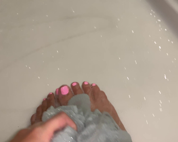 Nika Venom aka Thenikavenom OnlyFans - Hot, wet and steamy Watch as I lather up my toes and massage my soles with soap I know how much