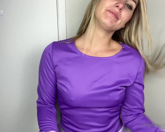 MoodyFeet aka Moodyfeet OnlyFans - Let’s split up gang! You run off with daphne to find the bad guys, but she has other plans!