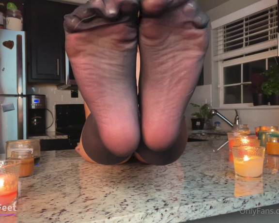 MoodyFeet aka Moodyfeet OnlyFans - What’s for dinner These scrumptious soles!