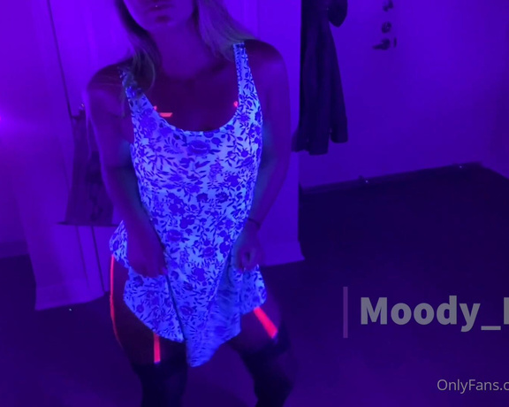 MoodyFeet aka Moodyfeet OnlyFans - Here’s a sexy little glow in the dark strip tease!