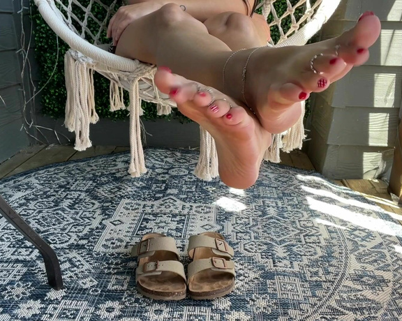 MoodyFeet aka Moodyfeet OnlyFans - Had to enjoy this sunny day with a little shoe dangle! What are your favorite shoes on women