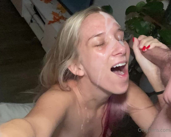 The Cosmic Goddess aka Cosmicstarlight OnlyFans - I loveeee draining his cock HAPPY FACIAL FRIDAY! A few people on Reddit thought this facial was