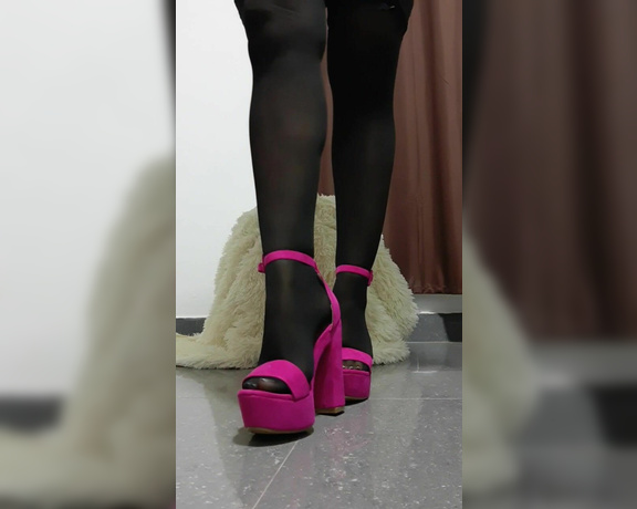 Canelafeet1 aka Canelafeet1 OnlyFans - Come Baby, dance with me and caress my legs while you help me remove the pantyhose