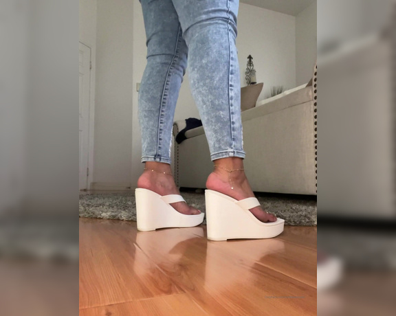 Caribbean Solez aka Caribbeansolez OnlyFans - Funny Story…caught a guy at the supermarket staring at my feet He followed me around for a bit so