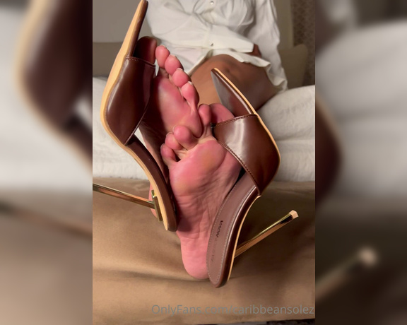 Caribbean Solez aka Caribbeansolez OnlyFans - Almost left a shoe play video out Here you