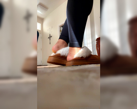 Caribbean Solez aka Caribbeansolez OnlyFans - Candid footplay as I talk to my girlfriend on the phone