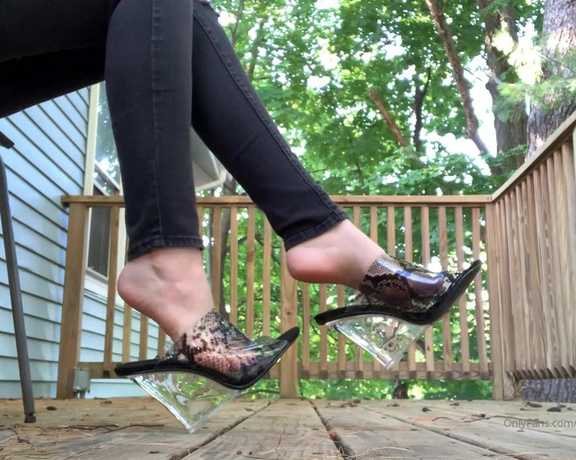 Celestial Tootsies aka Celestialtootsies OnlyFans - Dangle video with my brand new heels! Thanks to one of my loyal foot boys!