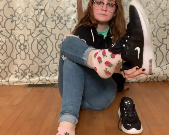 Celestial Tootsies aka Celestialtootsies OnlyFans - (full face) shoe and sock removal! I was dying to take them off ALL day!