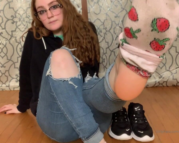 Celestial Tootsies aka Celestialtootsies OnlyFans - (full face) shoe and sock removal! I was dying to take them off ALL day!