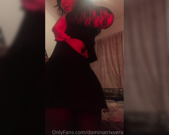 Miss Vera Violette aka Dominatrixvera OnlyFans - Getting ready to go to the pub with my