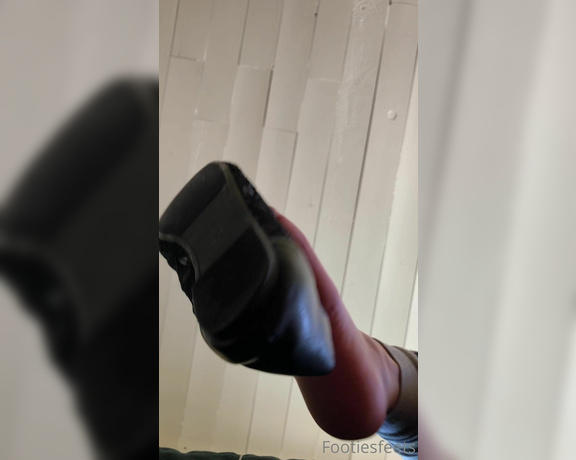 Delilah aka Footiesfeets OnlyFans - I think this is my last video from a while ago (finally) this one was from July LOL But flats dangle