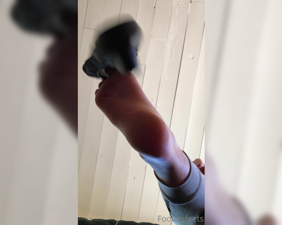 Delilah aka Footiesfeets OnlyFans - I think this is my last video from a while ago (finally) this one was from July LOL But flats dangle