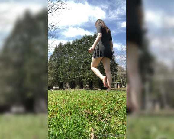 Delilah aka Footiesfeets OnlyFans - Outdoor short clip I’ve missed the feeling of grass under my feet My dog wanted to be included LOL