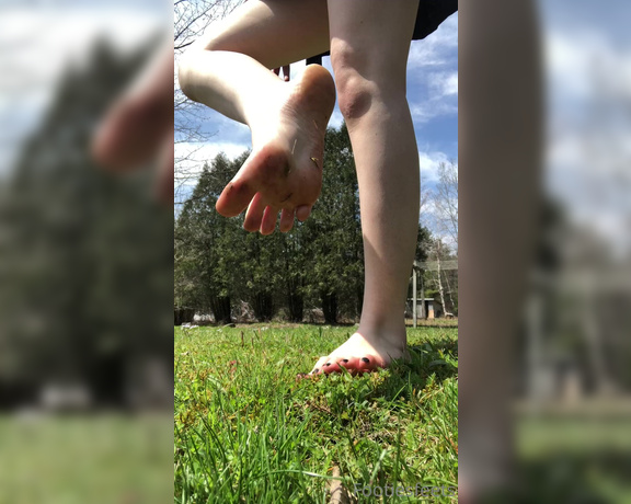 Delilah aka Footiesfeets OnlyFans - Outdoor short clip I’ve missed the feeling of grass under my feet My dog wanted to be included LOL