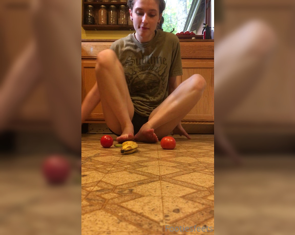 Delilah aka Footiesfeets OnlyFans - Food crushhhhhh Banana tomato stomp