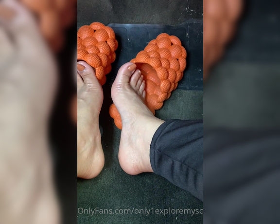 ExploreMySoles aka Only1exploremysoles OnlyFans - What a morning