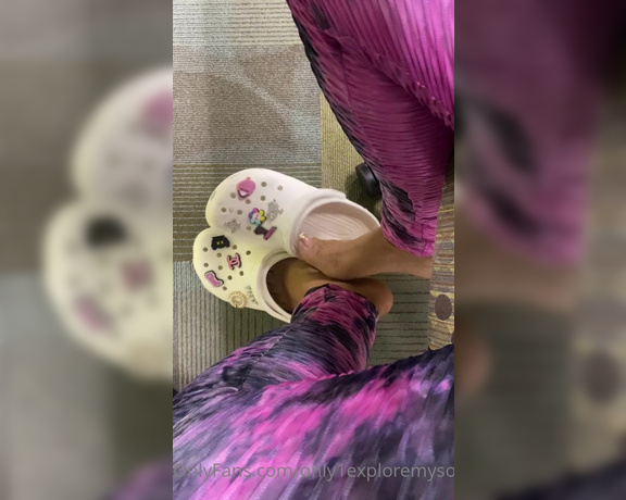 ExploreMySoles aka Only1exploremysoles OnlyFans - Wouldn’t you love to sit next to