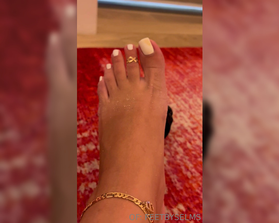 Feetbyselms aka Feetbyselms OnlyFans - Tanned Sandy white toes