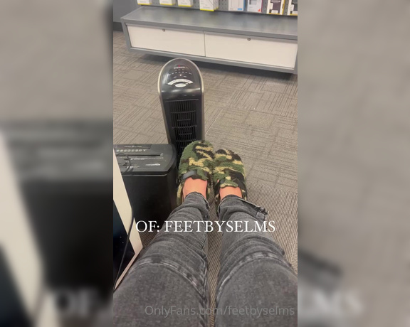 Feetbyselms aka Feetbyselms OnlyFans - The customer started drooling had to stop recording