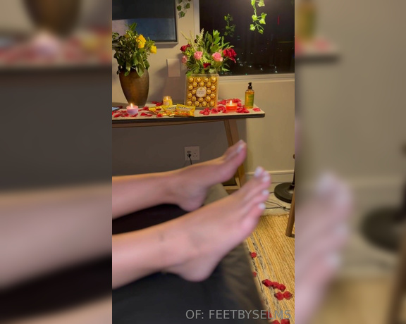 Feetbyselms aka Feetbyselms OnlyFans - Behind the scenes