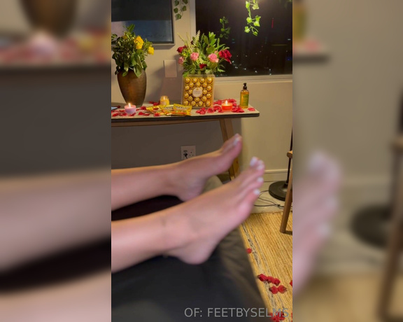 Feetbyselms aka Feetbyselms OnlyFans - Behind the scenes