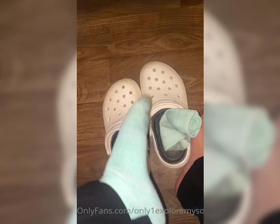 ExploreMySoles aka Only1exploremysoles OnlyFans - Omggggg what a stinky mess