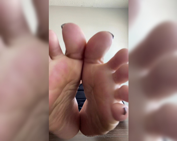 ExploreMySoles aka Only1exploremysoles OnlyFans - Omg you never last long with these juicy soles