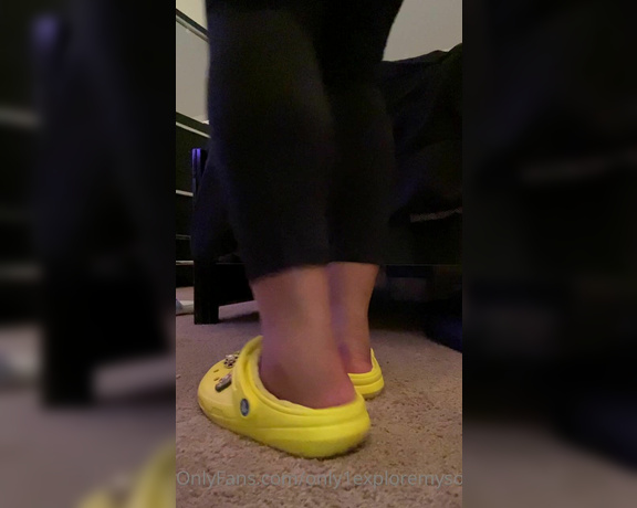 ExploreMySoles aka Only1exploremysoles OnlyFans - Replace my crocs with your nose