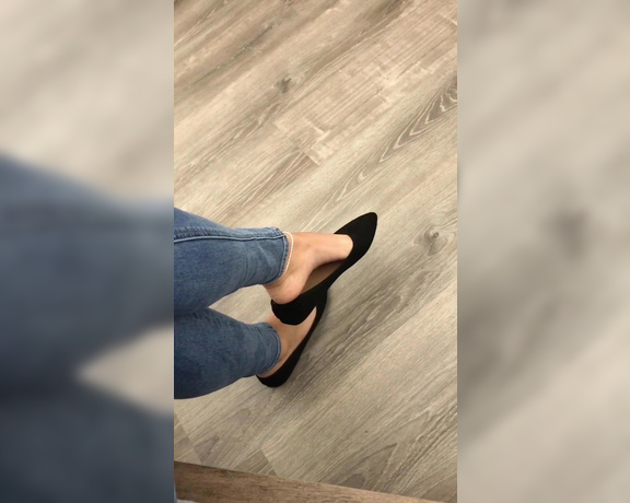 Fetishxqueen aka Fetishxqueen OnlyFans - Someone loves flats